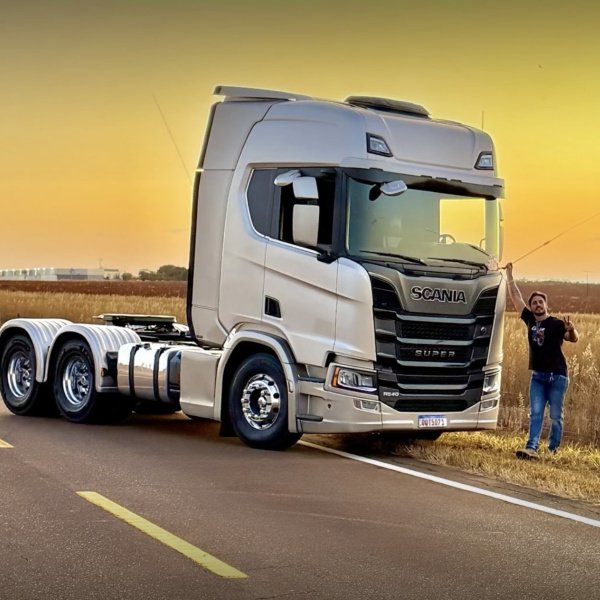 SCANIA NTG + CARRETA FRIGORÍFICA
